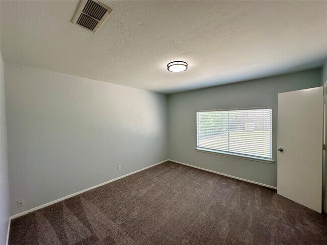 Building Photo - 301 Craigmont Dr
