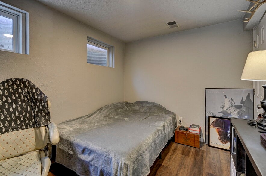 Building Photo - 1222 Hartford St