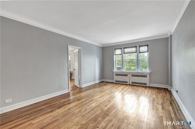 Building Photo - 70 Strawberry Hill Ave