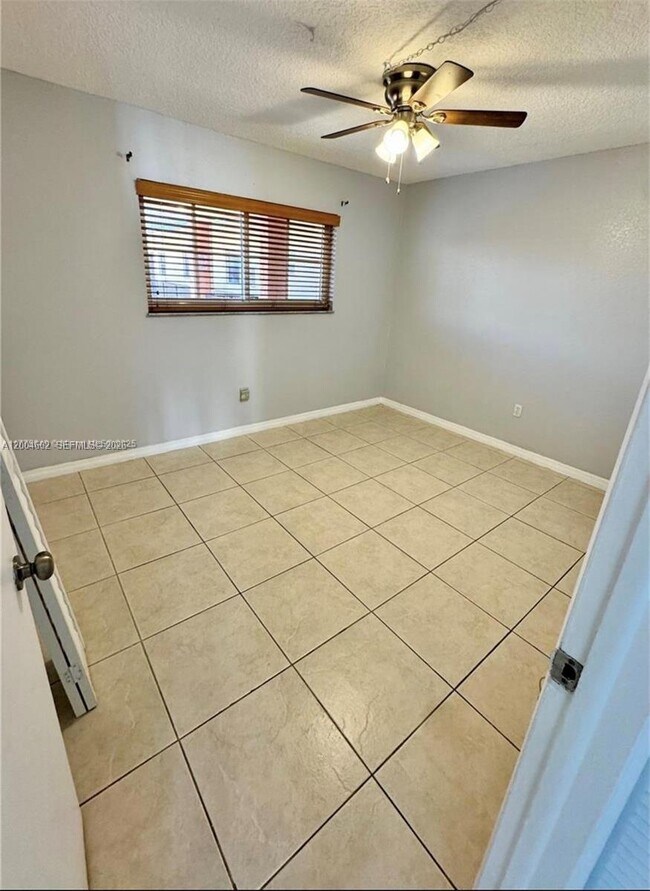 Building Photo - 1855 W 60th St