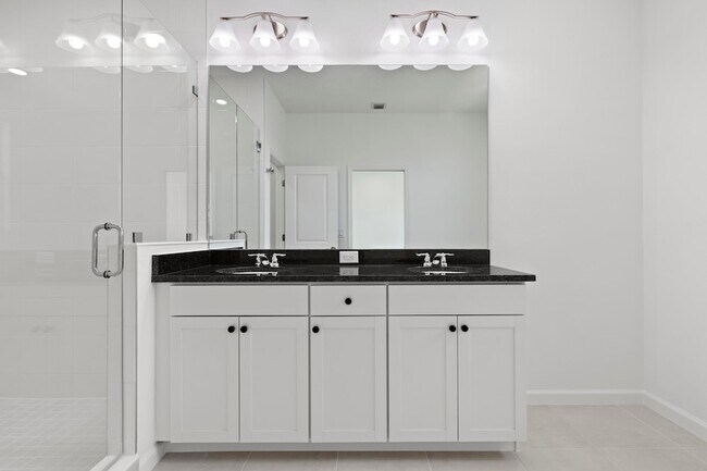 Building Photo - 4416 Longwood Lk Sq