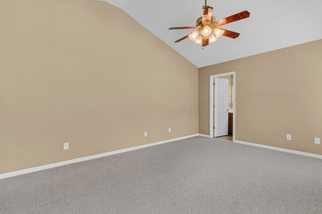 Building Photo - 124 Dovetail Cir