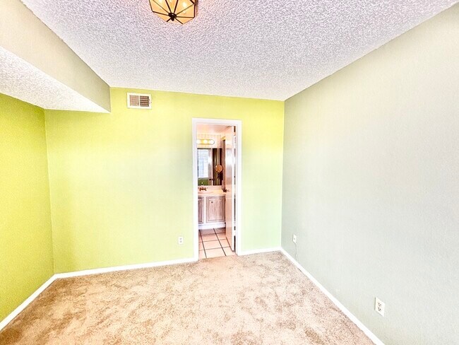 Building Photo - 503 Ranch Trail