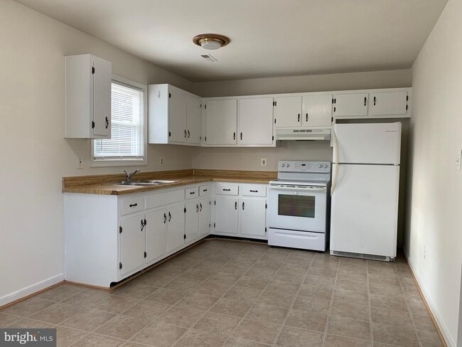 Building Photo - 952 Ramoth Church Rd