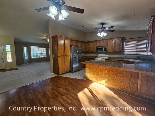 Building Photo - Spacious 4-Bedroom Home in Mary Lake Neighborhood Available Now!