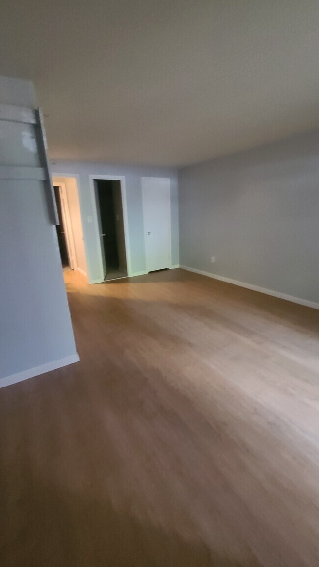 Building Photo - 2163 Whisper Way