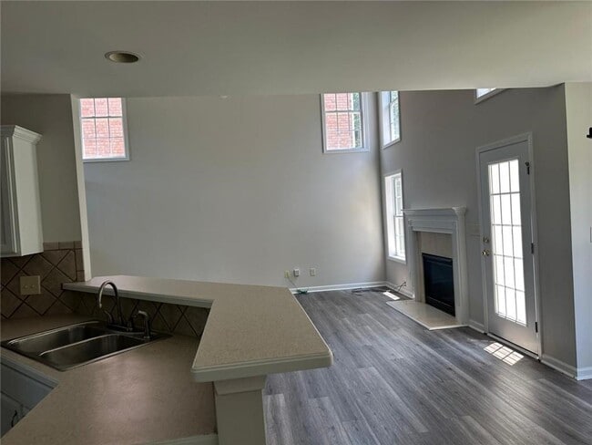 Building Photo - 6133 Mulberry Park Dr