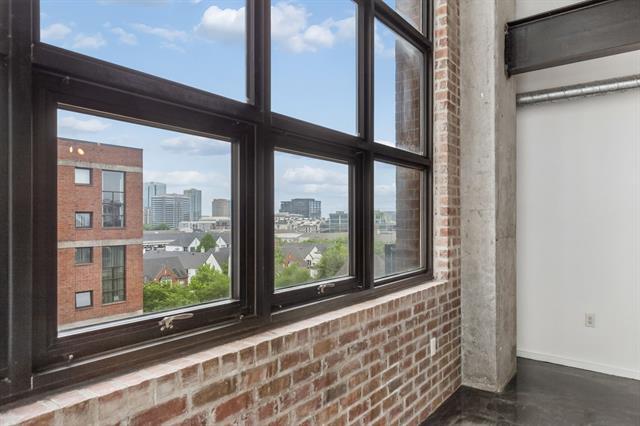 Building Photo - 3110 Thomas Ave