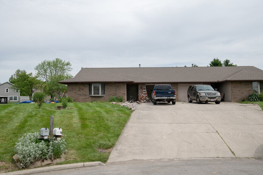Building Photo - 123 Pierre Pl