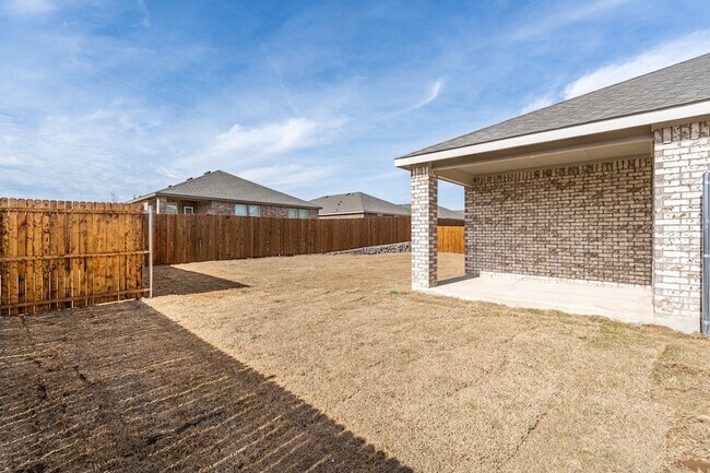 Building Photo - 2125 Croton Ave