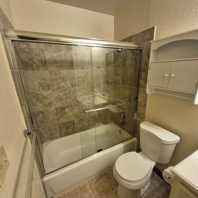 Building Photo - 3332 Jayanne Way