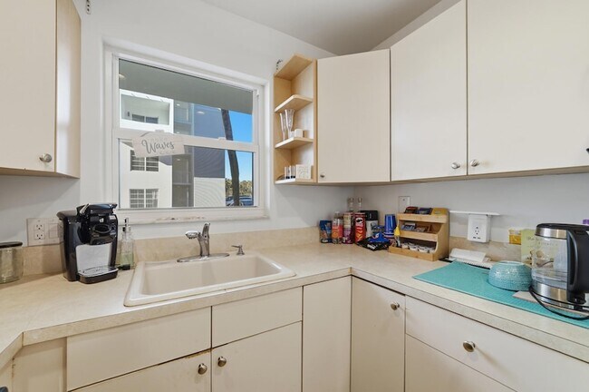 Building Photo - 2860 NE 14th Street Causeway