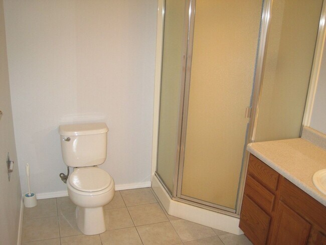 Building Photo - Beautiful Town Home for Rent