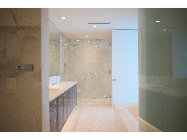 Building Photo - 9349 Collins Ave