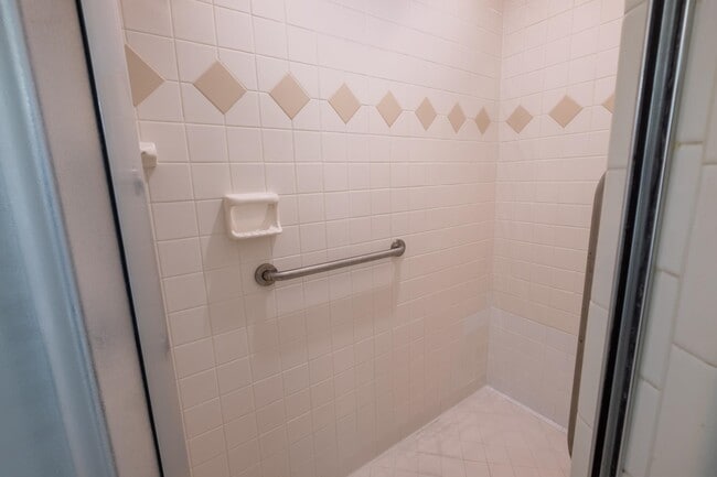 Building Photo - 3510 Gardenview Way