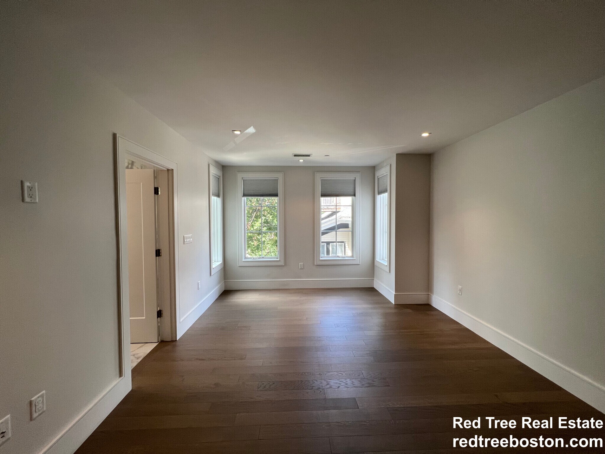 Building Photo - 20 Marion St