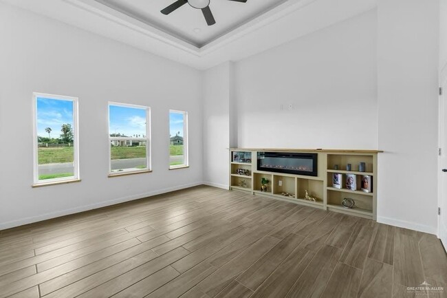 Building Photo - 12 Arboledas Dr