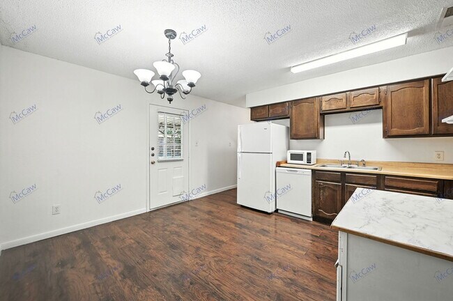 Building Photo - 2441 Sweetwood Dr
