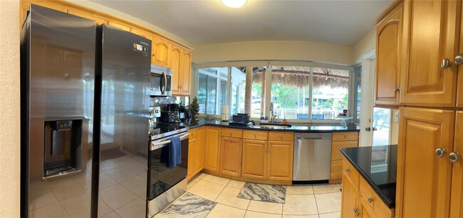 Building Photo - 5911 NE 15th Ave