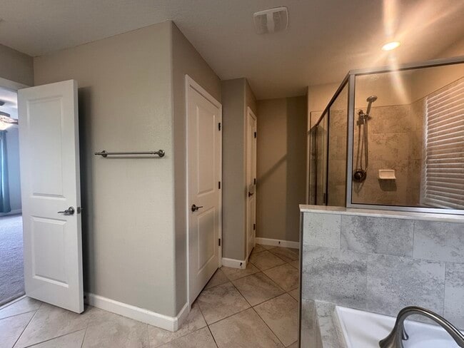 Building Photo - 4 Bedroom/3 Bathroom Enclave at Terra Bella