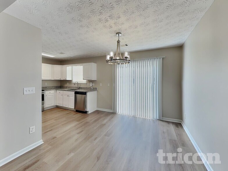 Building Photo - 1740 Formosa Ln