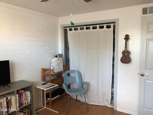 Building Photo - 2025 S Granada Dr