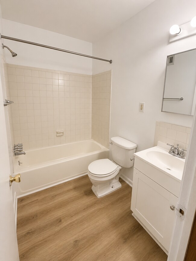 Building Photo - 205 Audubon Dr