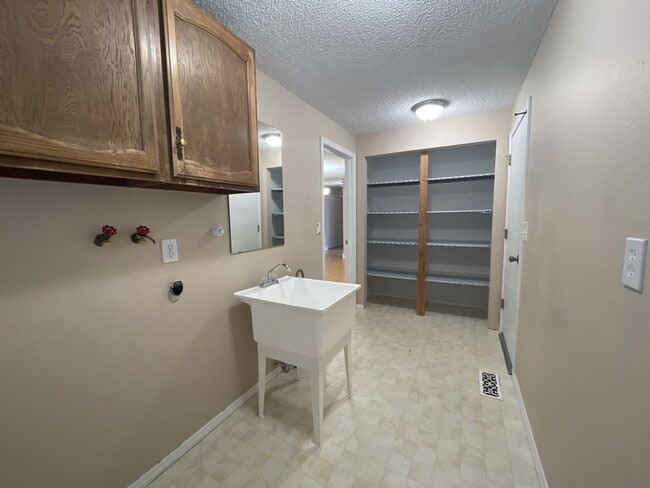 Building Photo - 8125 W Imnaha Ave
