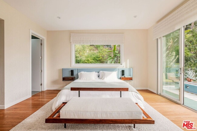 Building Photo - 1588 N Doheny Dr