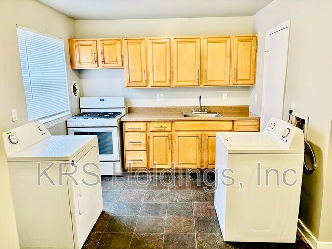 Building Photo - 5211 Goolsby Ct