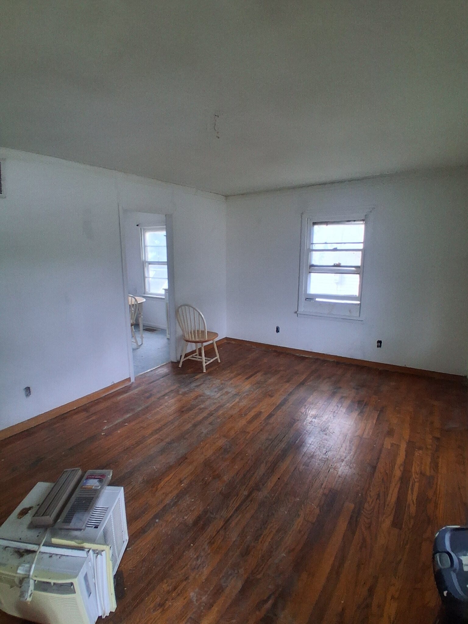 Building Photo - 521 N Davis St