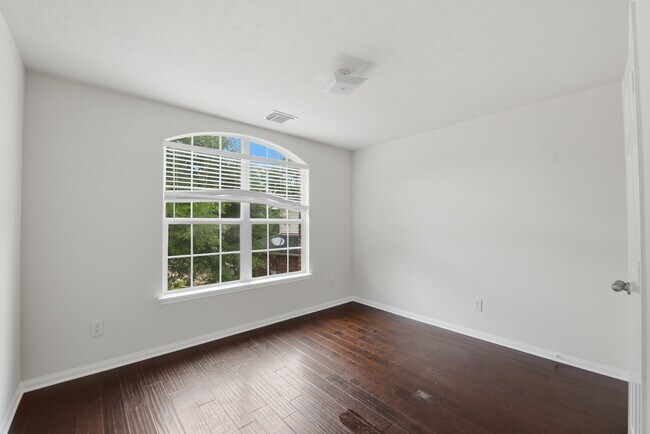 Building Photo - 7519 Chathan Glen Ln