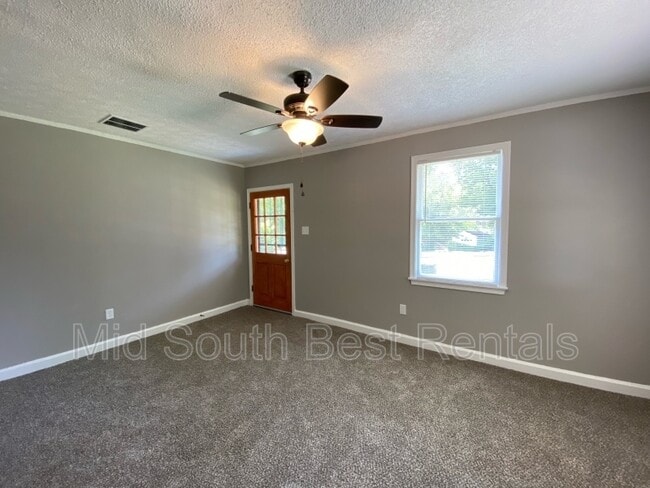 Building Photo - 2536 Dwight Cove