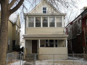 Building Photo - 2821 1st Ave S