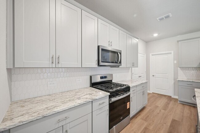 Building Photo - 1412 Bridgestone Dr
