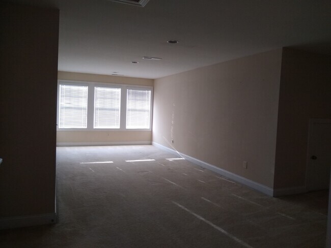 Building Photo - 4129 Strendal Dr