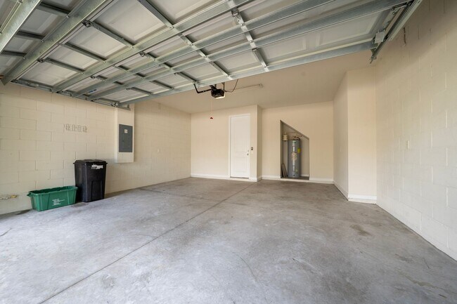 Building Photo - Beautiful Single-Family Home for Rent in Reserve at Legacy Park.Casselberry.