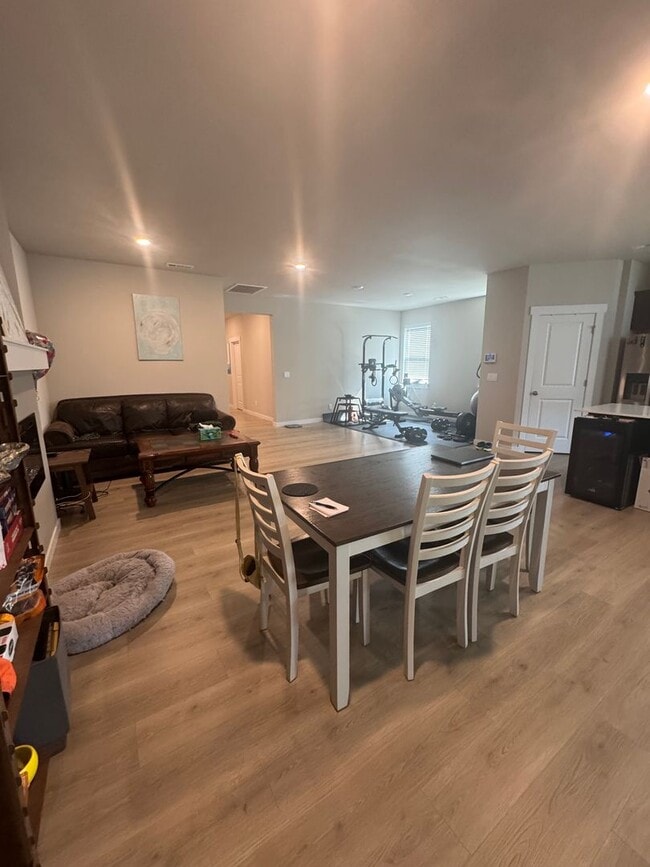 Building Photo - Immaculate Single-Story in the Ridgeview Neighborhood