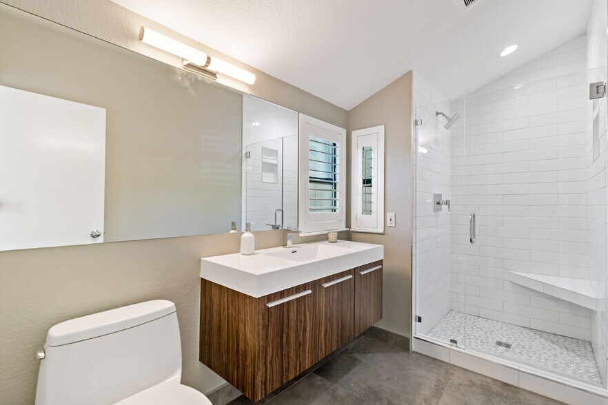Master Bath - 435 Alberto Way