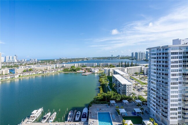 Building Photo - 18081 Biscayne Blvd
