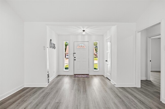 Building Photo - 11423 Hazen St