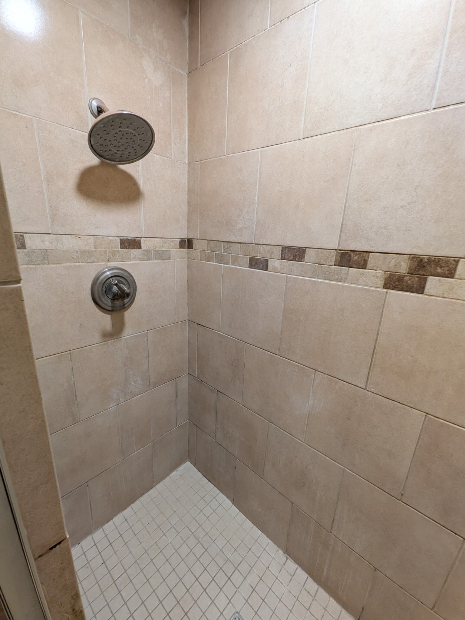 MasterShower - 1512 Chestnut Dr