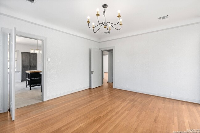 Building Photo - 331 W Elsmere Pl