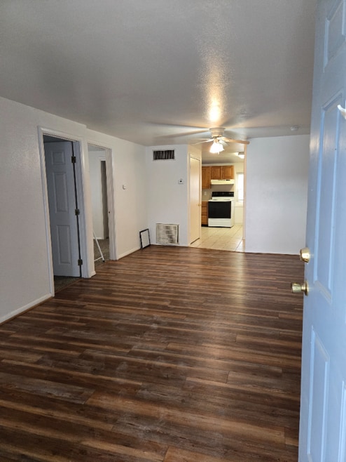 Building Photo - 109 N Kimball Ave