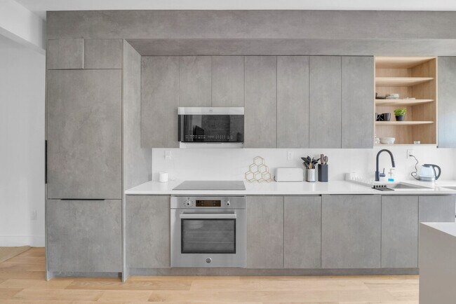 Building Photo - 217 Schaefer St