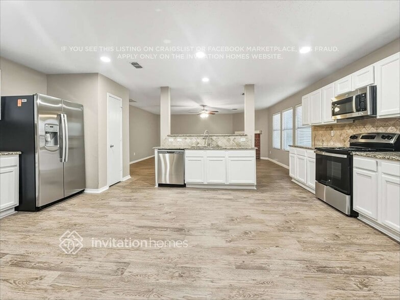 Building Photo - 3128 Teodoro Dr