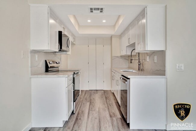 Building Photo - 18408 Hatteras St