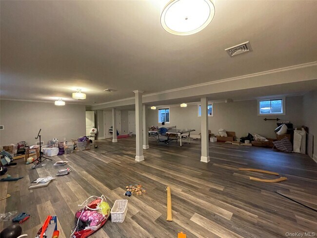 Building Photo - 1019 Grove St