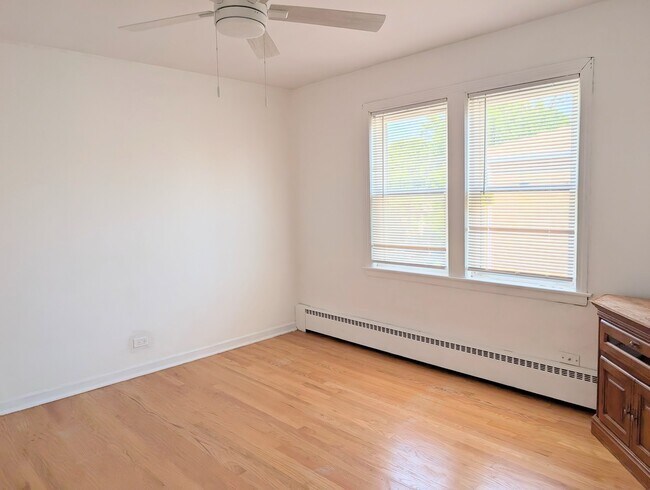 Building Photo - 2617 N 74th Ave