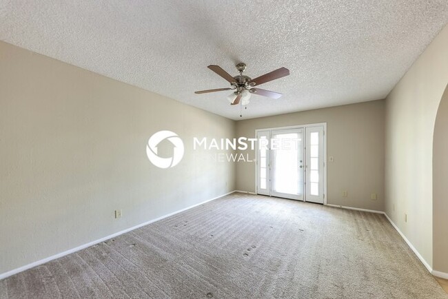Building Photo - 6202 W Sunnyside Dr